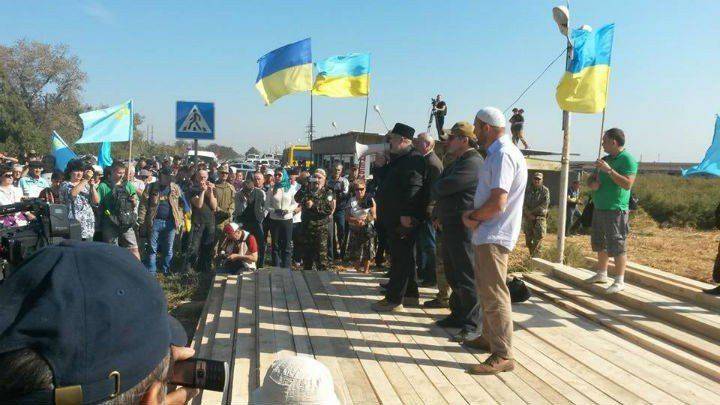 "Азов" блокирует Приднестровье в знак поддержки блокады Крыма "Азов" блокирует Приднестровье в знак поддержки блокады Крыма