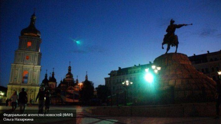 Помощников Ляшко и Мосийчука обстреляли в центре Киева Помощников Ляшко и Мосийчука обстреляли в центре Киева