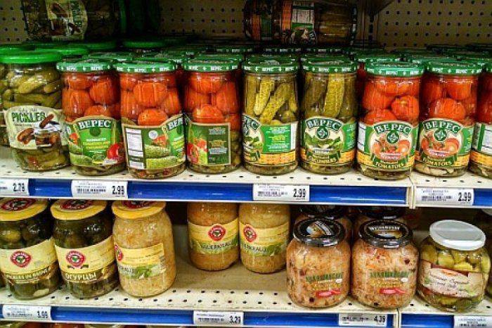 Майдауны нечаянно стали рекламировать русские магазины Майдауны нечаянно стали рекламировать русские магазины