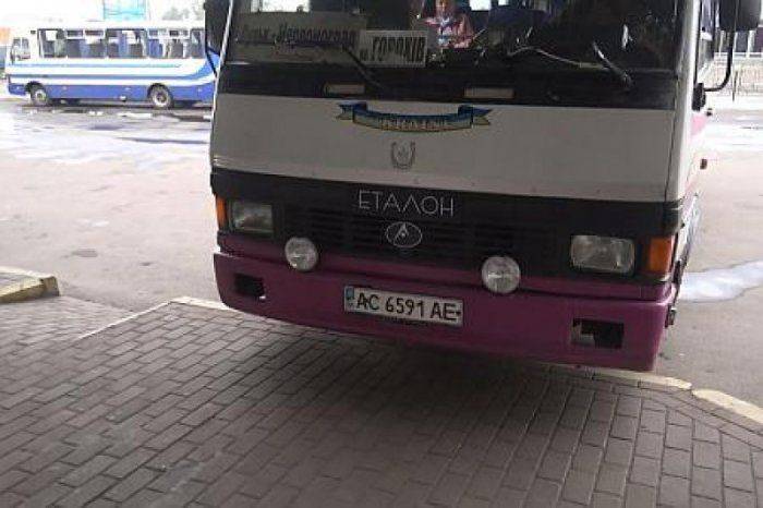 Автобусные страсти: в Киеве избивают пассажиров битами, в Луцке выкидывают киборгов из маршрутки  Автобусные страсти: в Киеве избивают пассажиров битами, в Луцке выкидывают киборгов из маршрутки