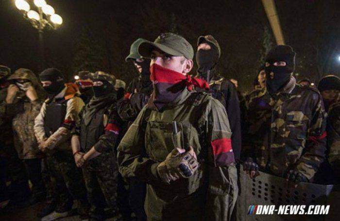 «Правый сектор» устроил блокаду Крыма: остановлены десятки фур с продовольствием «Правый сектор» устроил блокаду Крыма: остановлены десятки фур с продовольствием