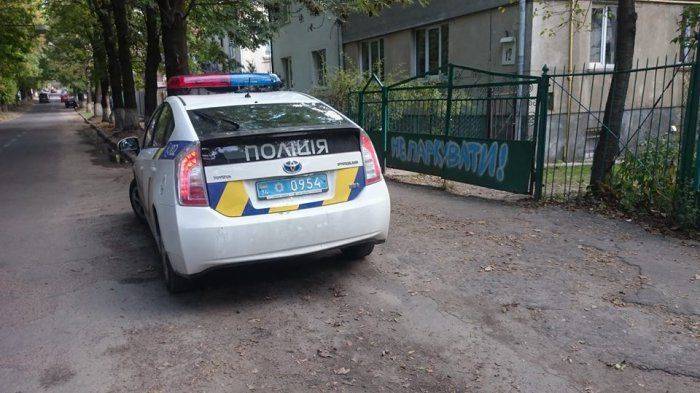 «Я паркуюсь, как рагуль»: в соцсетях высмеяли патрульную полицию Львова «Я паркуюсь, как рагуль»: в соцсетях высмеяли патрульную полицию Львова