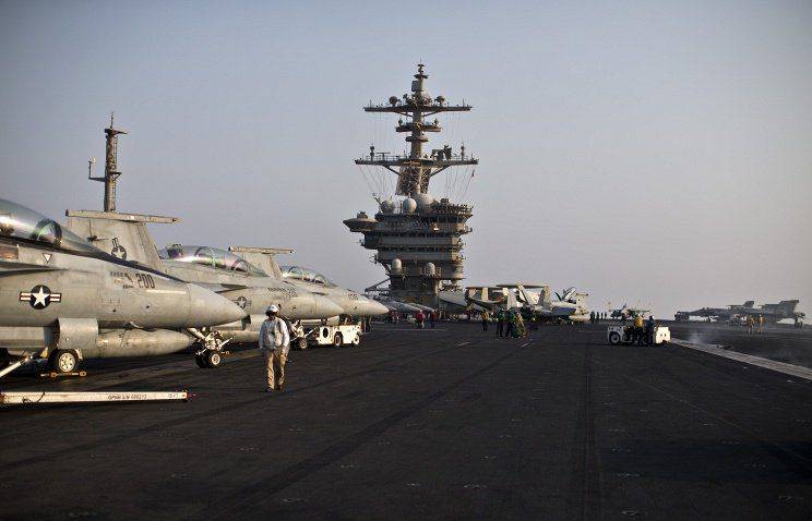 СМИ: авианосец "Теодор Рузвельт" ВМС США покинул Персидский залив СМИ: авианосец "Теодор Рузвельт" ВМС США покинул Персидский залив