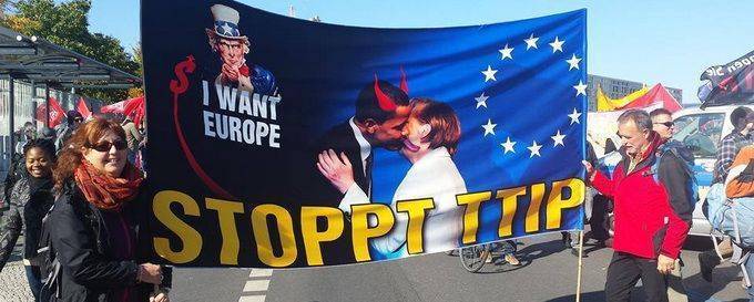 Массовые манифестации против «экономического НАТО» прошли в Европе Массовые манифестации против «экономического НАТО» прошли в Европе