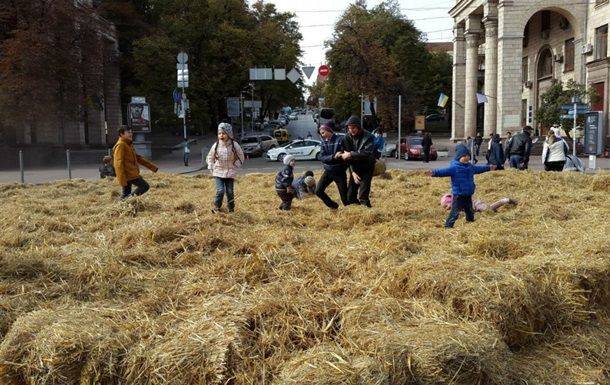 «Клоака на сене»: победа Села над Городом или расправа по-Бжезинскому? «Клоака на сене»: победа Села над Городом или расправа по-Бжезинскому?