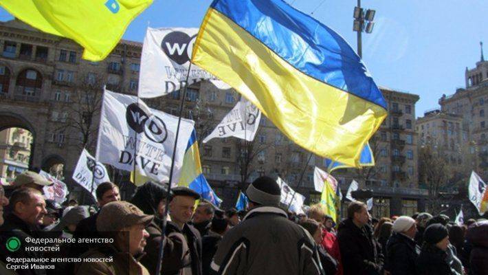 «Правосеки» с песнями и плясками празднуют в Киеве появление УПА «Правосеки» с песнями и плясками празднуют в Киеве появление УПА
