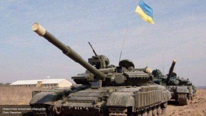 ДНР: ВСУ продолжают обстрелы и подводят танки к линии фронта ДНР: ВСУ продолжают обстрелы и подводят танки к линии фронта