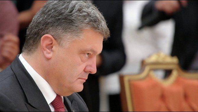 Украинские активисты сдали свои награды в знак протеста против политики Порошенко Украинские активисты сдали свои награды в знак протеста против политики Порошенко