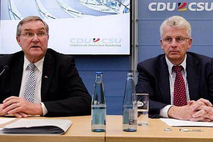 Черная метка для киевской хунты от партии Меркель  Черная метка для киевской хунты от партии Меркель