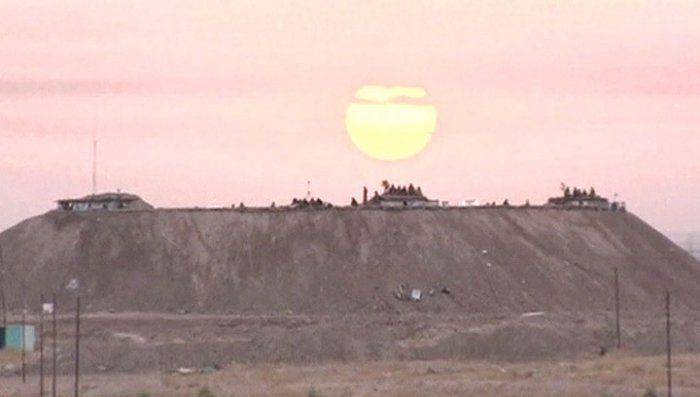 Российские Су-34 уничтожили командный пункт и лагерь подготовки боевиков ИГ Российские Су-34 уничтожили командный пункт и лагерь подготовки боевиков ИГ