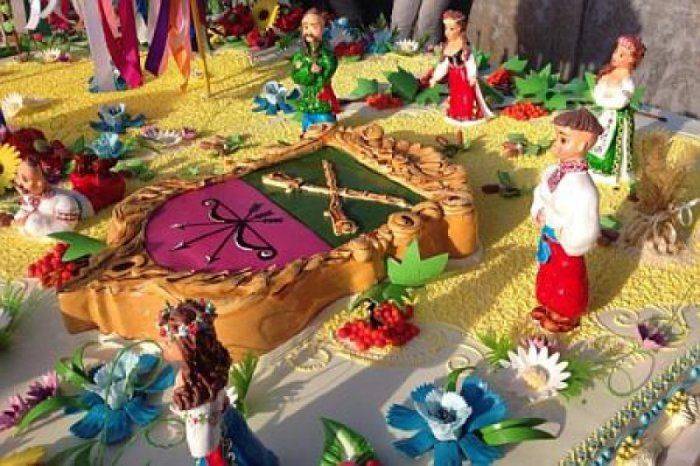 «Це Эвропа»: запорожцы позорно давились из-за куска детского торта  «Це Эвропа»: запорожцы позорно давились из-за куска детского торта