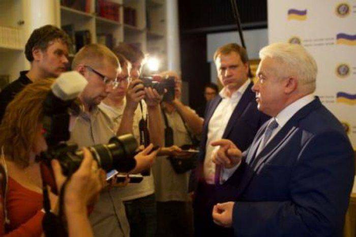 Владимир Олейник уверен, что Порошенко боится даже слова «мир» Владимир Олейник уверен, что Порошенко боится даже слова «мир»