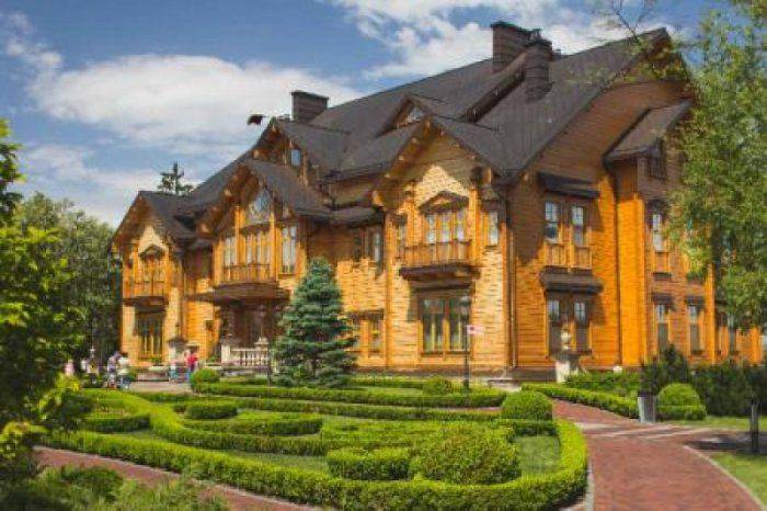 Порошенко отдает профсоюзные санатории героям АТО Порошенко отдает профсоюзные санатории героям АТО