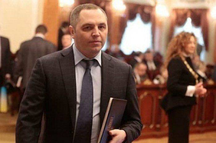 Портнов пригрозил украинским чиновникам раскрыть их офшорные схемы Портнов пригрозил украинским чиновникам раскрыть их офшорные схемы