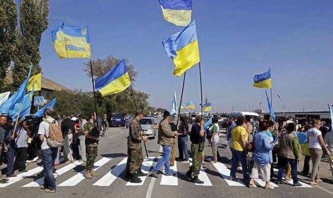 «Правый сектор» вызвал подкрепление на границу Крыма, чтобы шантажировать Киев «Правый сектор» вызвал подкрепление на границу Крыма, чтобы шантажировать Киев