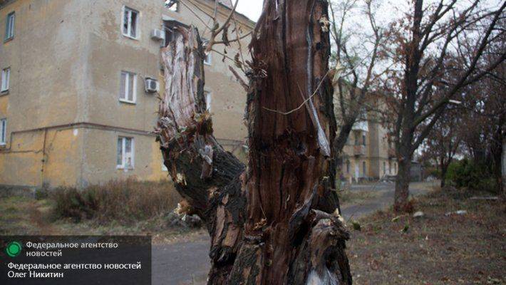 Ночной обстрел поселка Спартак заставил жителей ДНР ночевать в убежищах Ночной обстрел поселка Спартак заставил жителей ДНР ночевать в убежищах