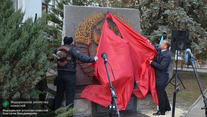 «Ночные волки» подарили Луганску символ свободы «Ночные волки» подарили Луганску символ свободы