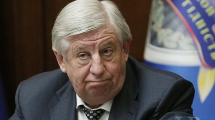 В Киеве страсти накаляются: по окнам Генпрокурора Шокина открыли огонь В Киеве страсти накаляются: по окнам Генпрокурора Шокина открыли огонь