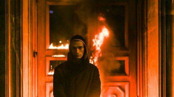 "Я художник, я так вижу" или Чего добивается Павленский? "Я художник, я так вижу" или Чего добивается Павленский?