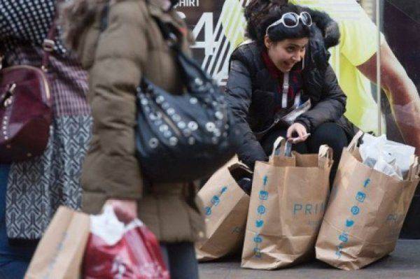 Украинцам запретили отовариваться в Европе Украинцам запретили отовариваться в Европе