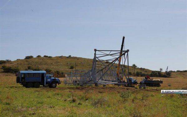 Взрывы в херсонской степи эффектно убрали Украину с крымского энергорынка Взрывы в херсонской степи эффектно убрали Украину с крымского энергорынка