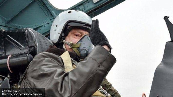 Порошенко верит, что санкции спасут его от масштабного наступления РФ Порошенко верит, что санкции спасут его от масштабного наступления РФ