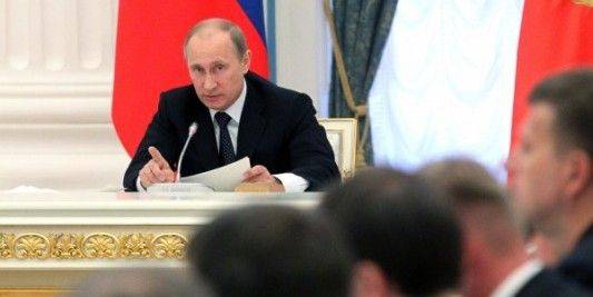 Путин потребовал прекратить контракты на поставку энергии в Крым с Украины Путин потребовал прекратить контракты на поставку энергии в Крым с Украины