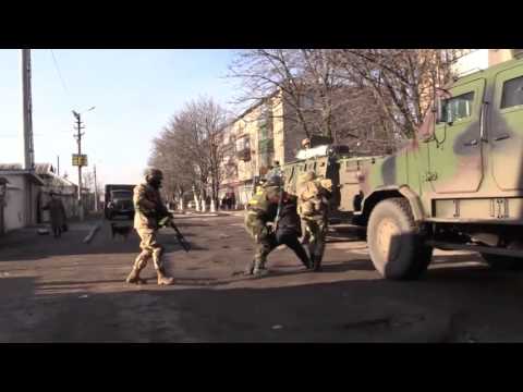 СБУ похвалилась зачисткой села на Донбассе: врывались в каждый дом и арестовали 10 % населения СБУ похвалилась зачисткой села на Донбассе: врывались в каждый дом и арестовали 10 % населения