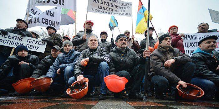 Шахтёрские забастовки: агония украинской угольной промышленности Шахтёрские забастовки: агония украинской угольной промышленности