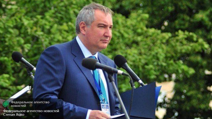 Рогозин: Яценюка вынесли из Рады, как выносят мусор из избы Рогозин: Яценюка вынесли из Рады, как выносят мусор из избы