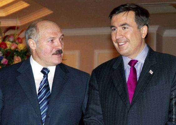 Саакашвили благодарен Лукашенко за то, что тот «сдержал российский нажим» Саакашвили благодарен Лукашенко за то, что тот «сдержал российский нажим»