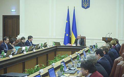 Яценюк выдал новую порцию проклятий в адрес России на предновогоднем заседании Кабмина Яценюк выдал новую порцию проклятий в адрес России на предновогоднем заседании Кабмина