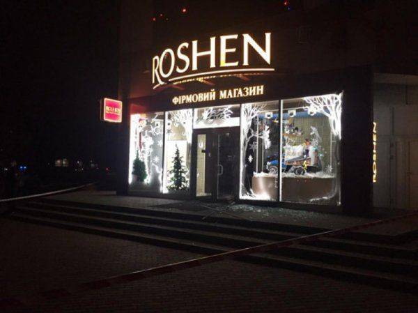 Ночью в Харькове подорвали магазин Roshen Ночью в Харькове подорвали магазин Roshen