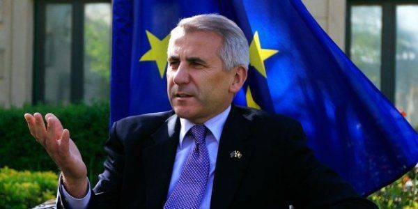 Евросоюз призвал Россию списать Украине 20% долга как «хорошему другу» Евросоюз призвал Россию списать Украине 20% долга как «хорошему другу»