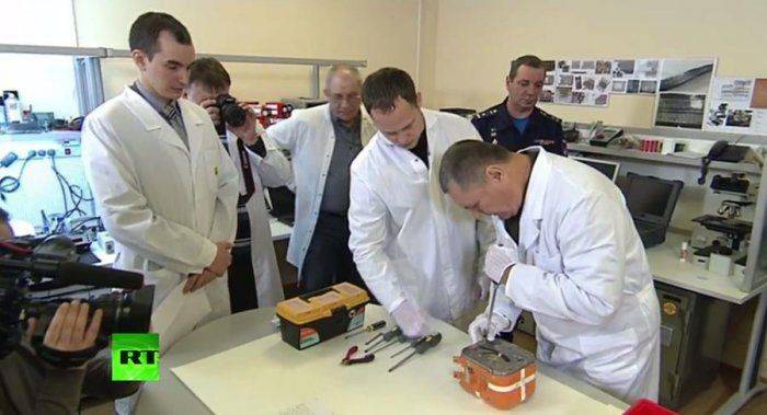 Вскрытие «чёрного ящика» Су-24 Вскрытие «чёрного ящика» Су-24