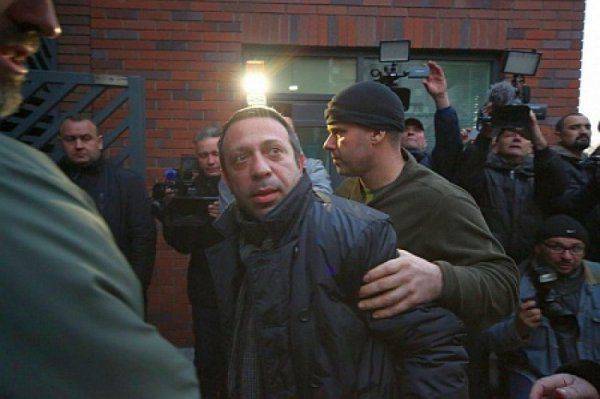 «Куда вы меня тащите, сволочи?»: «Альфа» опять захватила Корбана «Куда вы меня тащите, сволочи?»: «Альфа» опять захватила Корбана