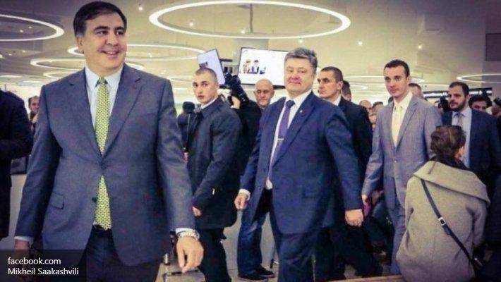 Азаров: Саакашвили похож на «занудного Остапа Бендера» Азаров: Саакашвили похож на «занудного Остапа Бендера»