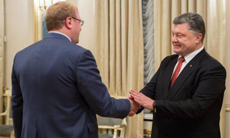 Порошенко требует немедленного решения крымского вопроса Порошенко требует немедленного решения крымского вопроса