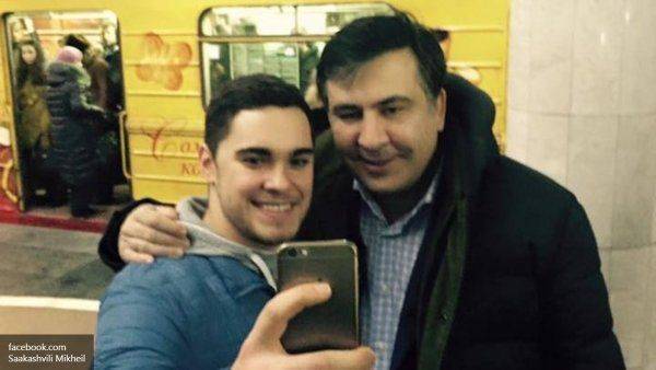 Целой Одессы мало: зачем Саакашвили спускается в блиндаж и метро Харькова Целой Одессы мало: зачем Саакашвили спускается в блиндаж и метро Харькова