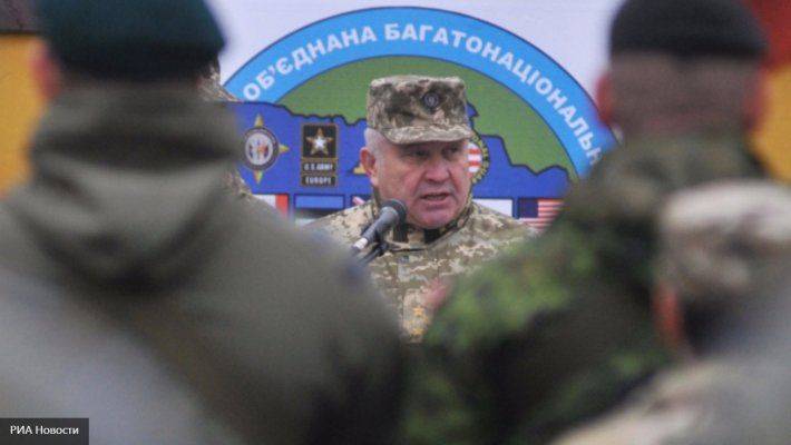 Порошенко избавился от главы сухопутных войск ВСУ Порошенко избавился от главы сухопутных войск ВСУ