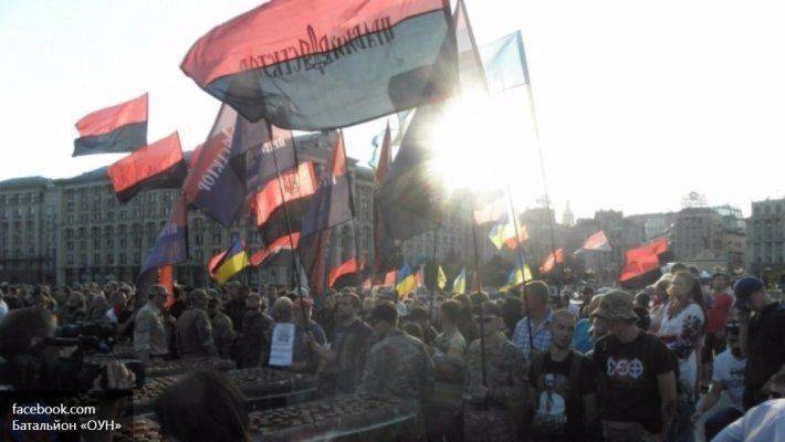«Правый сектор» готовится к войне с полицией и ВСУ «Правый сектор» готовится к войне с полицией и ВСУ