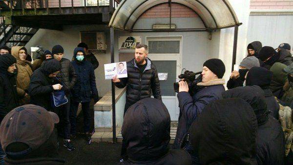 ЗаТочка зрения в бок или Как правильно нагадить на круглый стол? ЗаТочка зрения в бок или Как правильно нагадить на круглый стол?