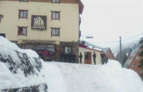 Новые подробности резни на закарпатском курорте: в Правом секторе подтвердили участие в инциденте своих боевиков  Новые подробности резни на закарпатском курорте: в Правом секторе подтвердили участие в инциденте своих боевиков