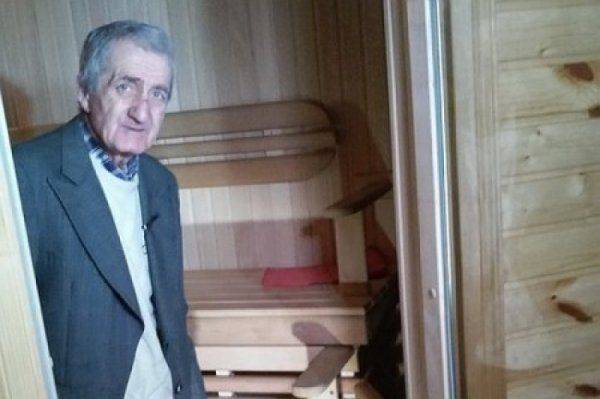 «Правосеки» напали на своего спонсора, дававшие деньги на борьбу с Донбассом «Правосеки» напали на своего спонсора, дававшие деньги на борьбу с Донбассом