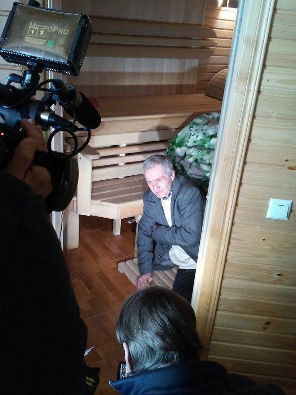 «Правосеки» напали на своего спонсора, дававшие деньги на борьбу с Донбассом «Правосеки» напали на своего спонсора, дававшие деньги на борьбу с Донбассом