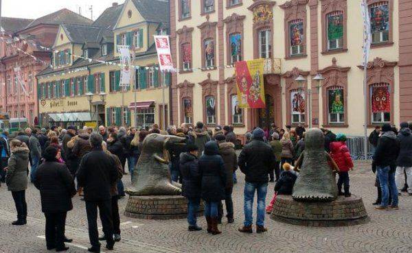 Российские немцы посылают Меркель. Пока сигнал Российские немцы посылают Меркель. Пока сигнал