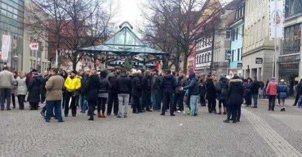 Российские немцы посылают Меркель. Пока сигнал Российские немцы посылают Меркель. Пока сигнал