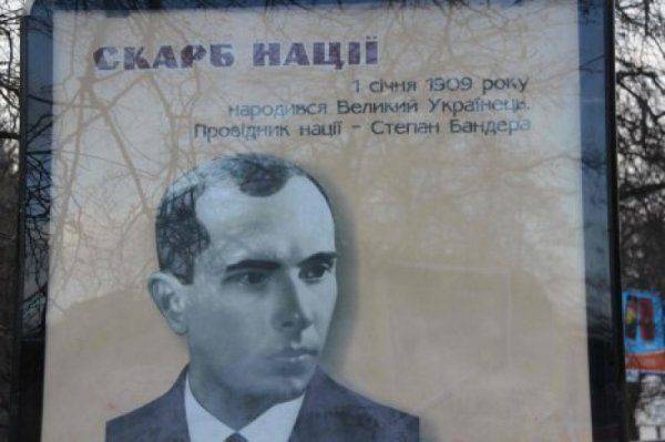Наблюдения киевского туриста: Закарпатцы хвалят Путина, читают стихи Есенина и пишут книжки о «львовской хунте» Наблюдения киевского туриста: Закарпатцы хвалят Путина, читают стихи Есенина и пишут книжки о «львовской хунте»