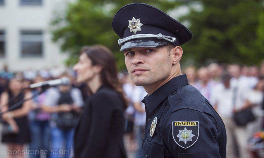 Полиция не отличается от милиции Полиция не отличается от милиции