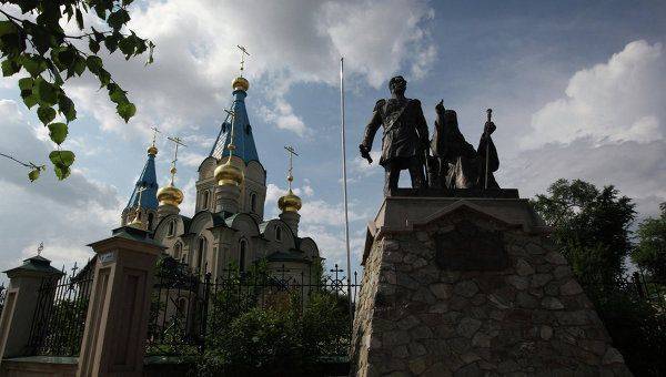 В Благовещенске к 23 февраля вывесили баннер с нацистским танком В Благовещенске к 23 февраля вывесили баннер с нацистским танком